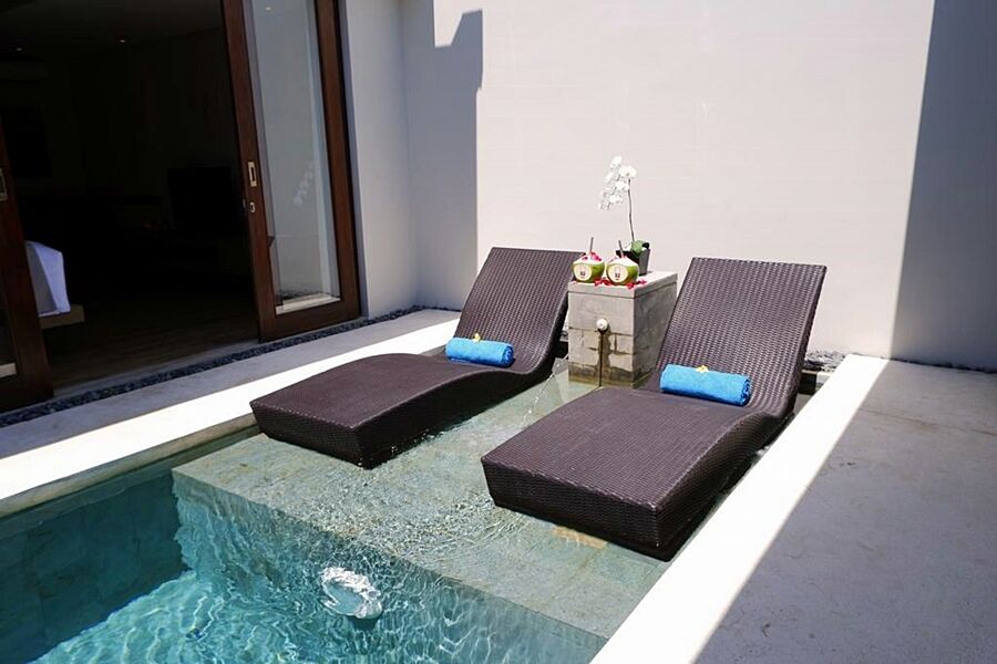 Cross Bali Breakers Jimbaran Exterior foto